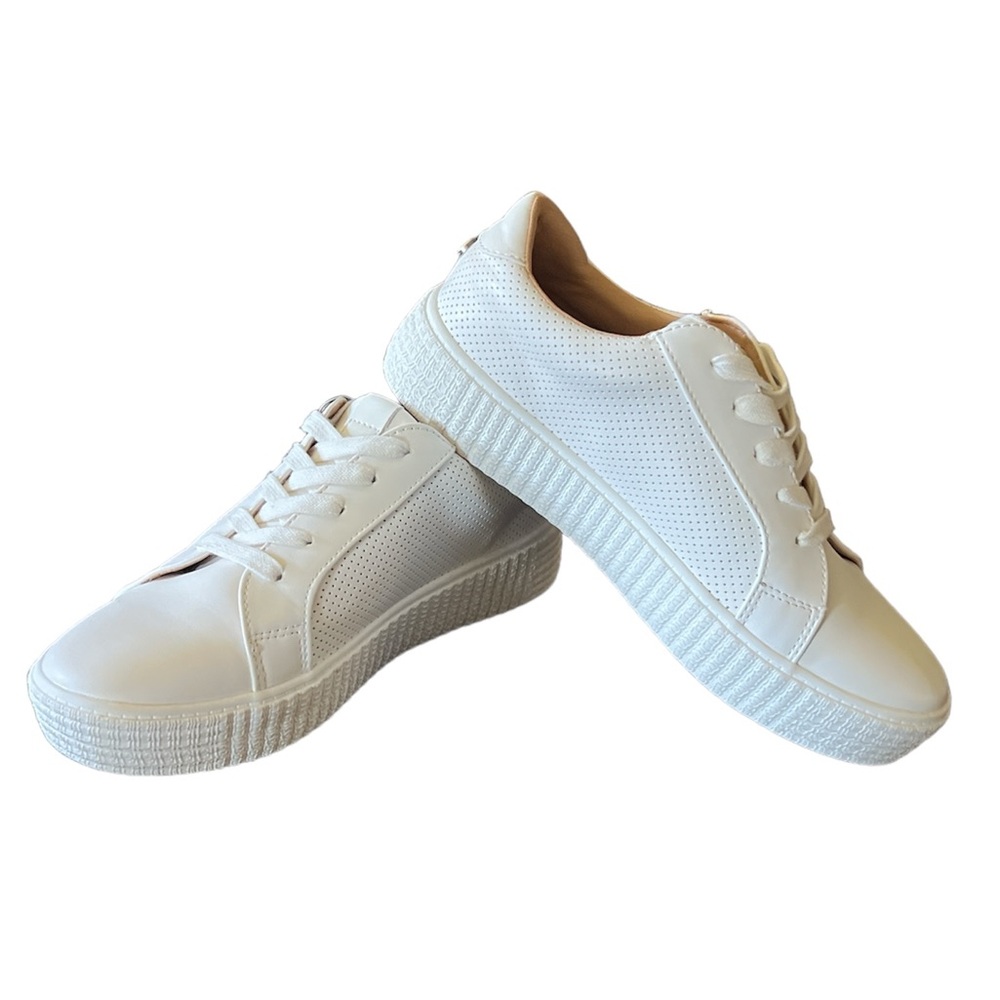 Steve Madden Women’s Toliver white lace up
Sneakers Size 8.5